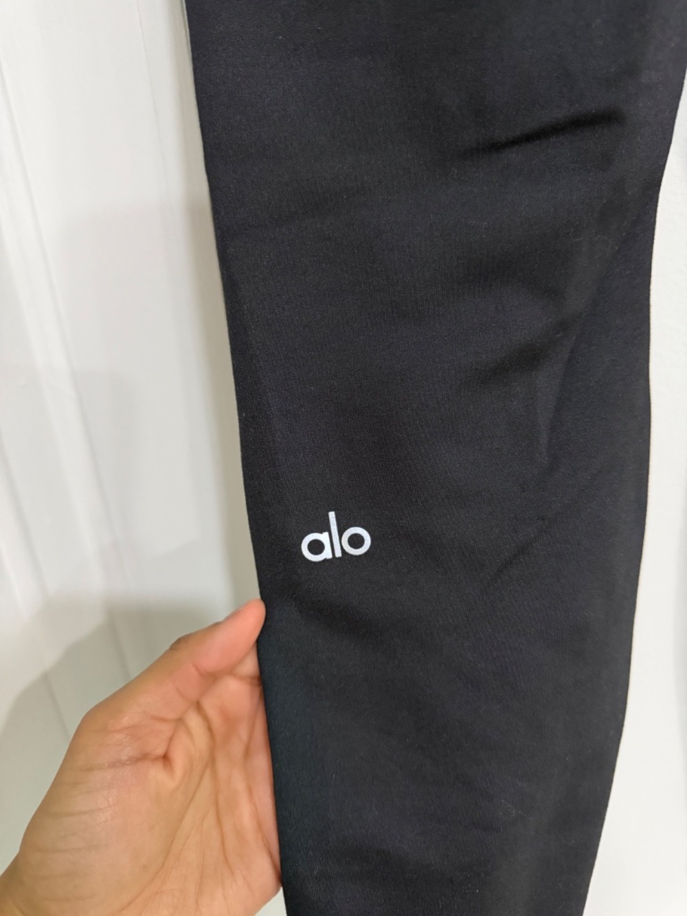 ALO yoga High-Waist Black Leggings - Picture 3 of 7